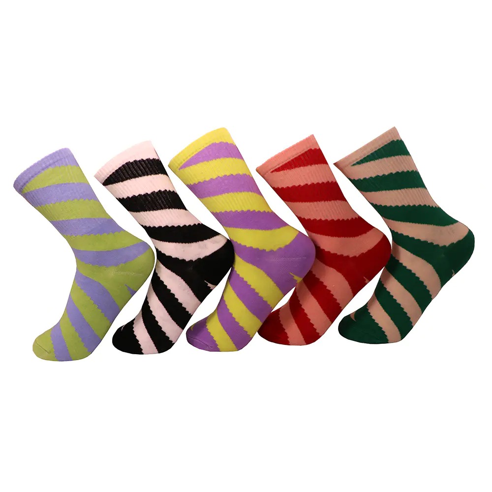 Why can Breathable Color Striped Socks maintain a refreshing feeling all day long?